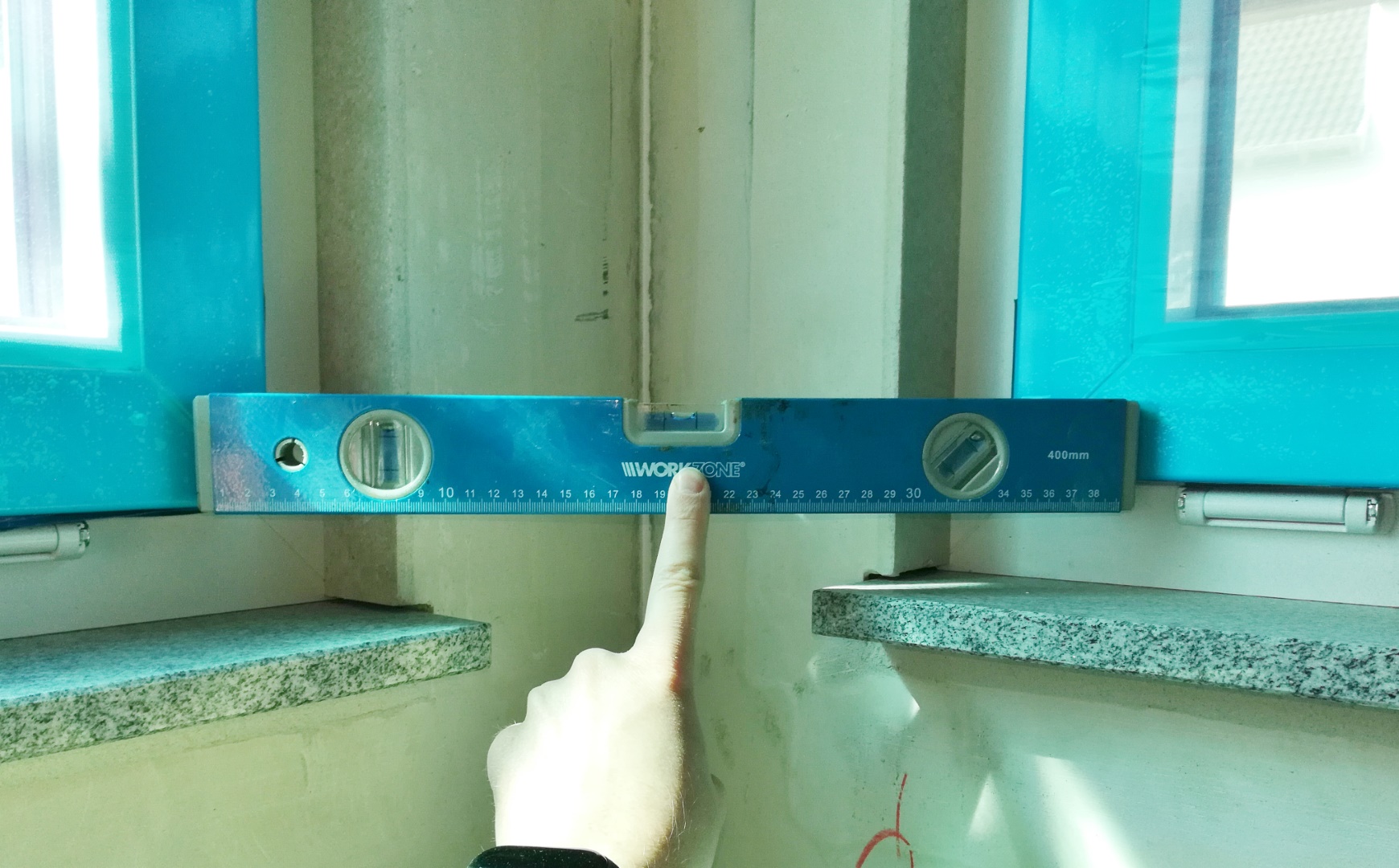 fenster-haben-unterschiedliche-bruestungshoehe-noch-in-der-toleranz-409856-1.jpg