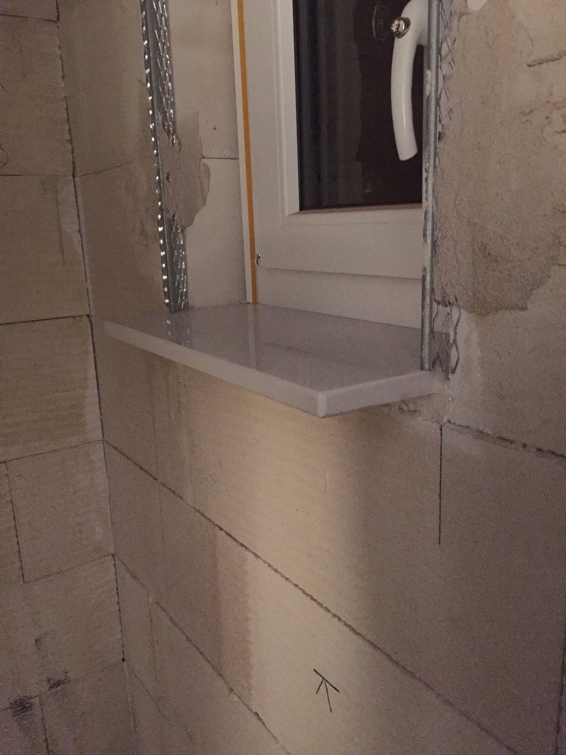 fensterbaenke-innen-welche-tiefe-bzw-ueberstand-242145-1.jpg