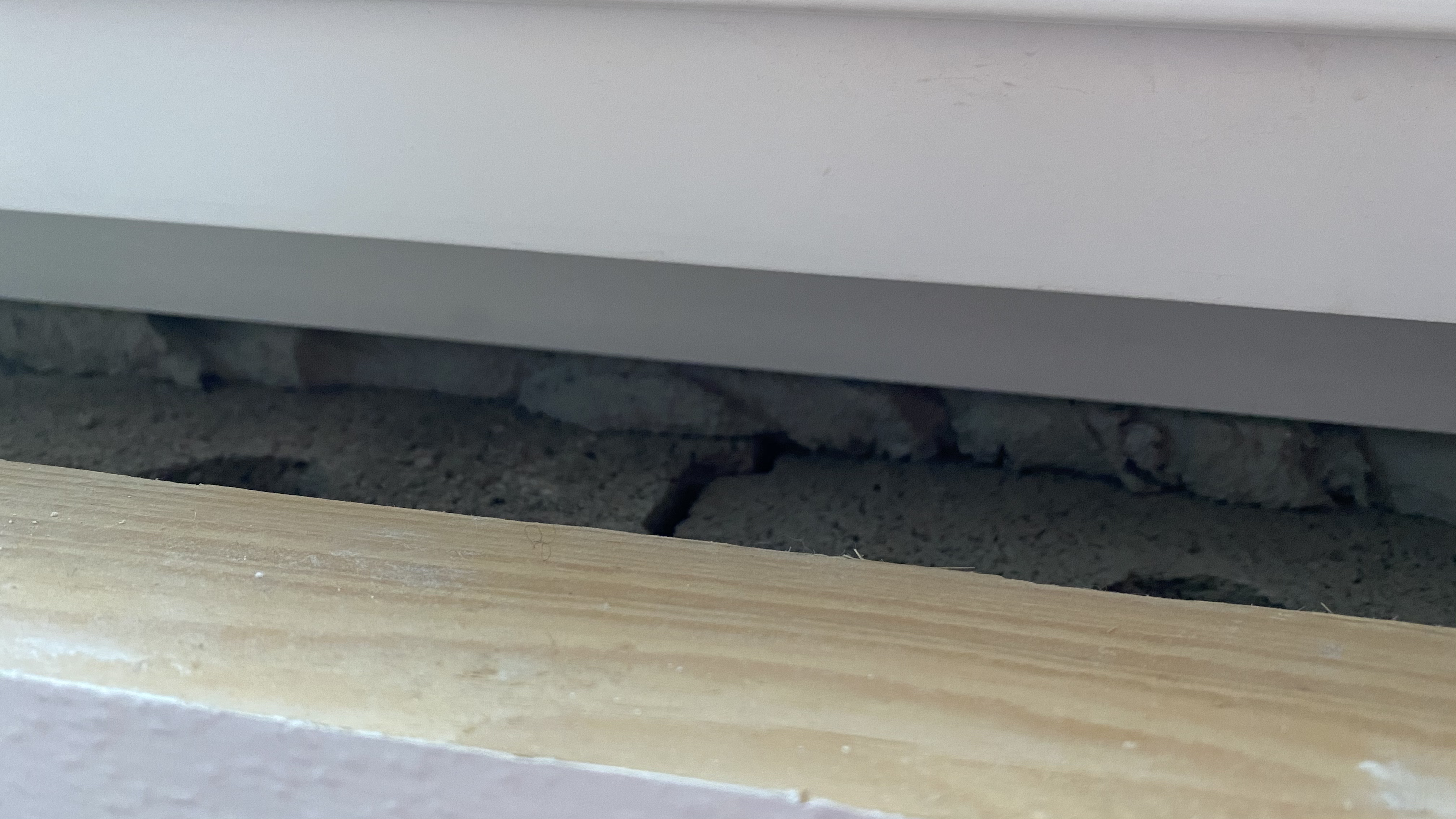 fensterbank-innen-montieren-welche-vorbereitungen-sind-zu-treffen-452994-2.jpeg