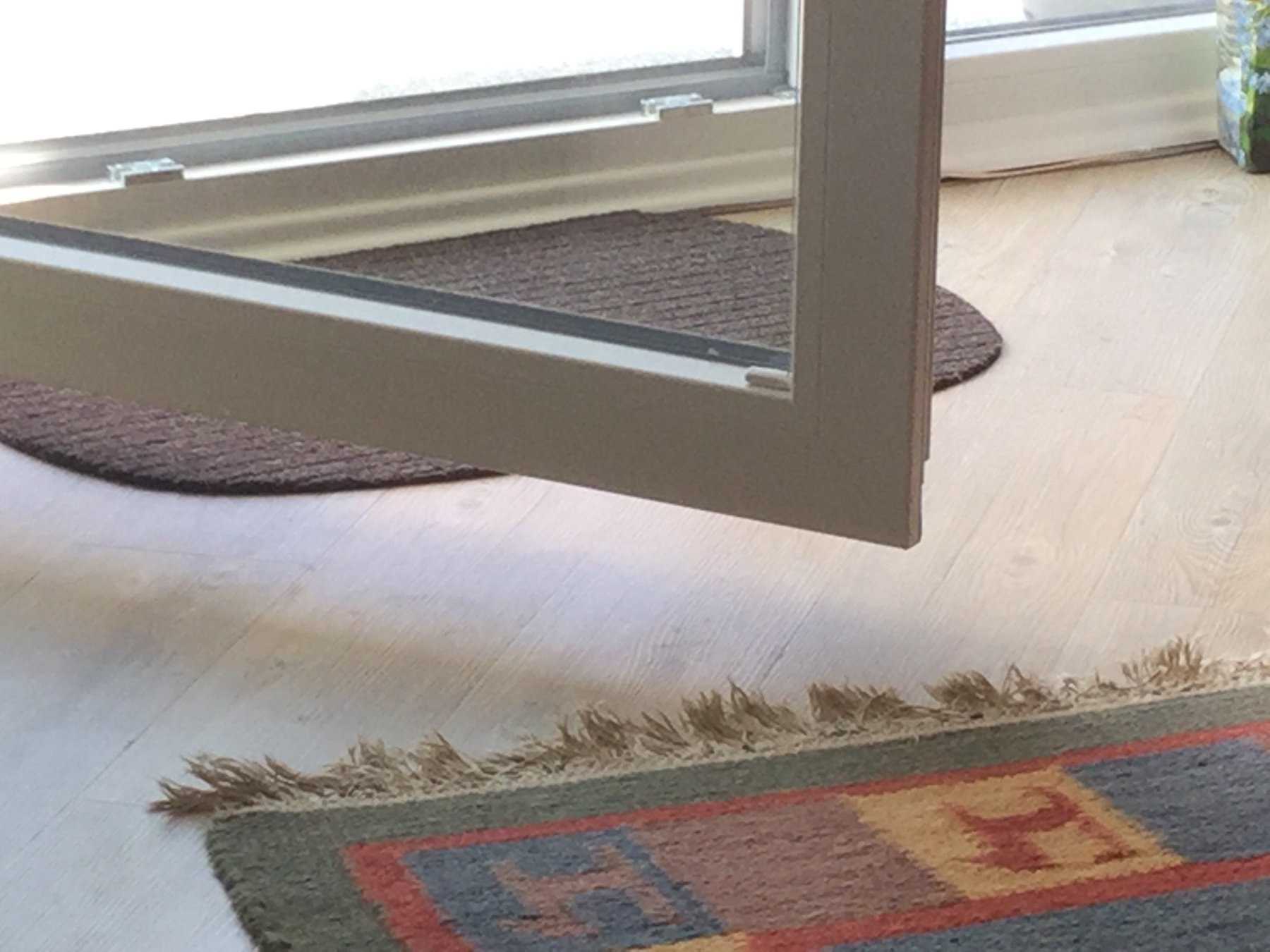 fensterfluegel-bodentief-verzogen-tuer-schleift-auf-boden-263106-1.JPG