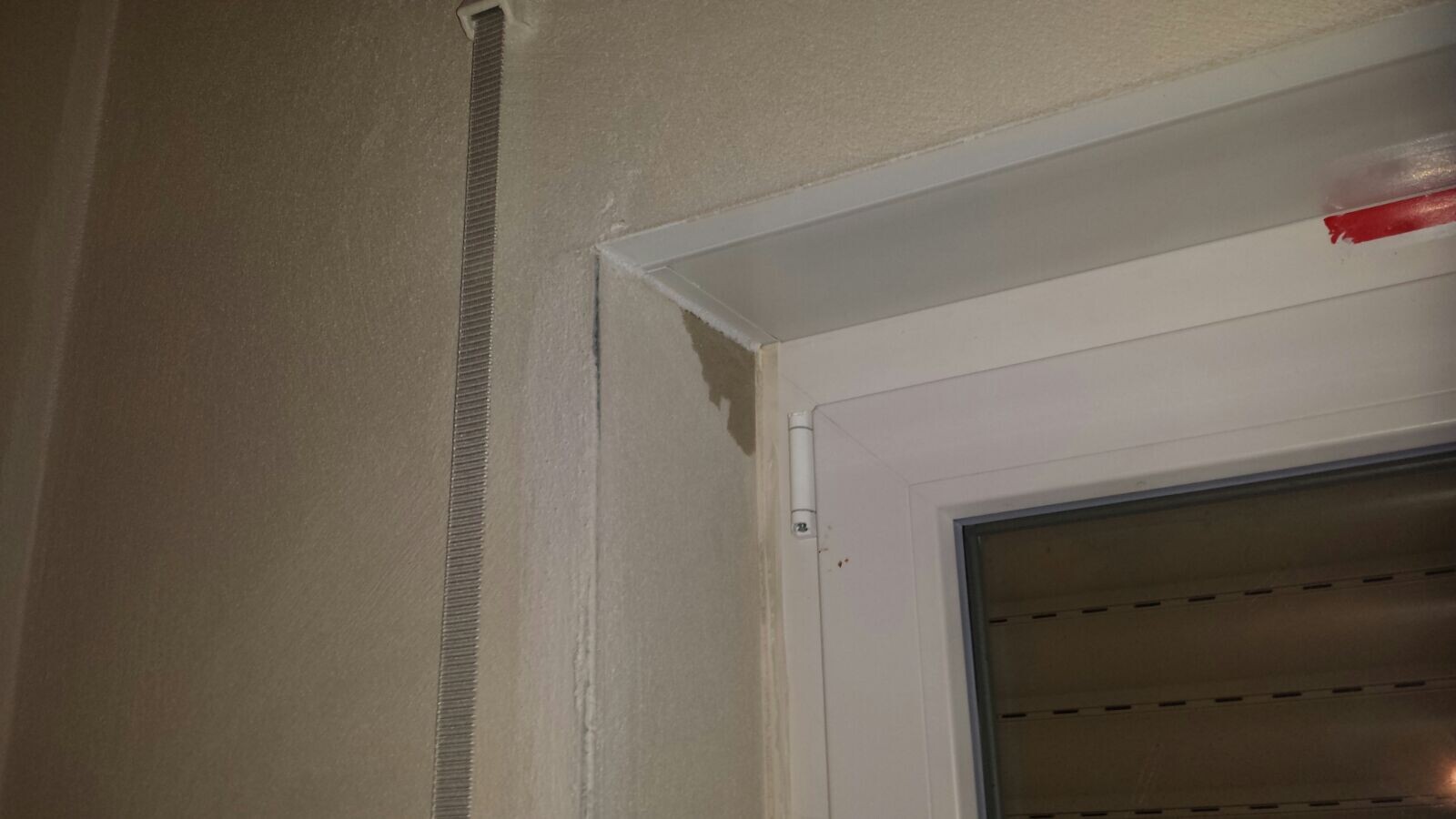 fensterrahmen-wandbereich-bauarbeiten-innenausbau.jpg