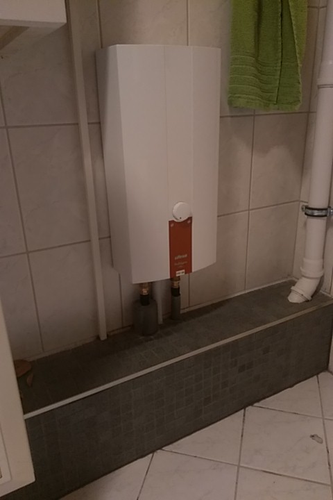 fernwaerme-brauchwasser-ueber-speicher-oder-durchlauferhitzer-436406-1.jpg