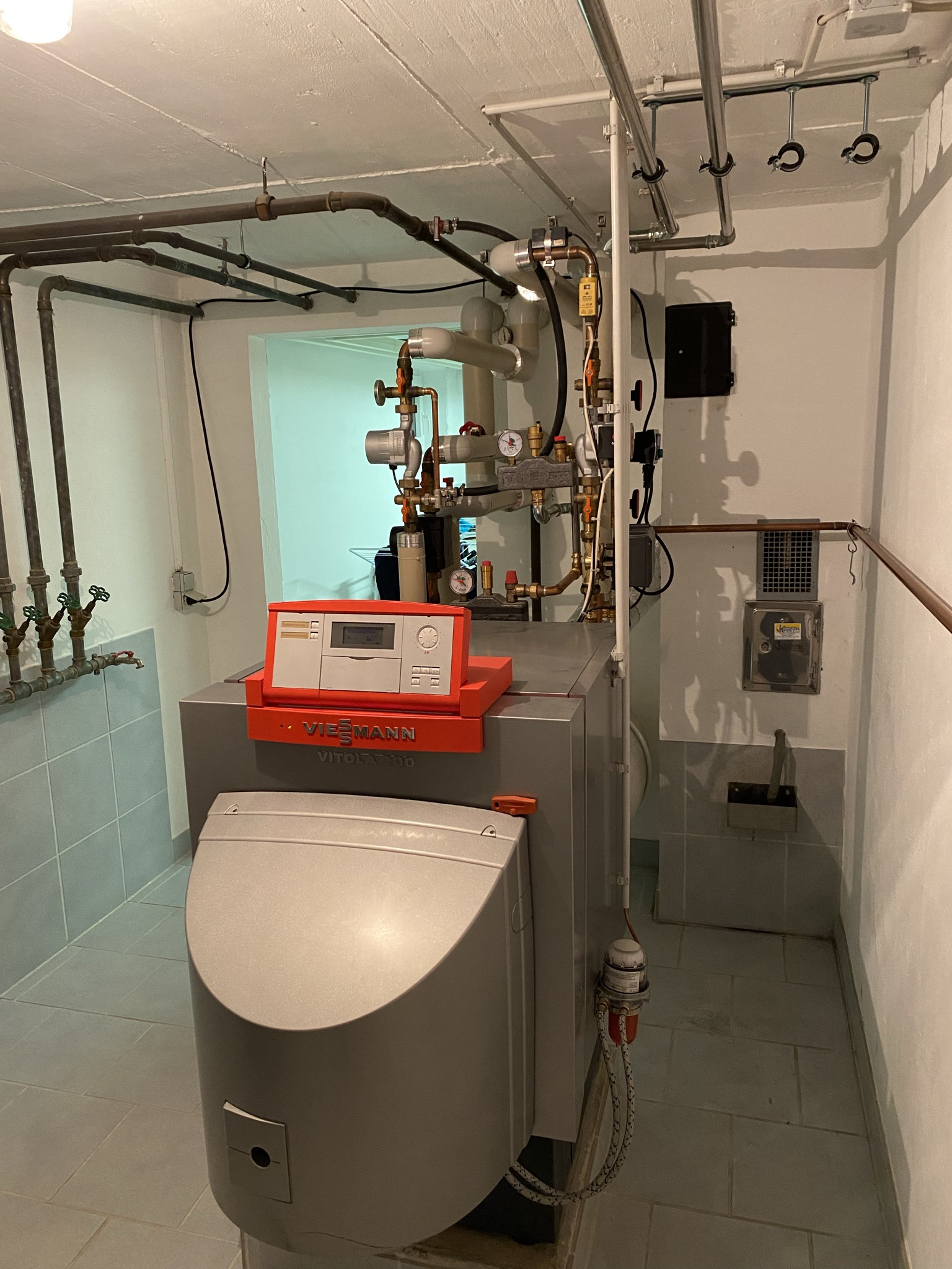fernwaerme-uebergabestelle-hoher-energieverbauch-538735-7.JPEG