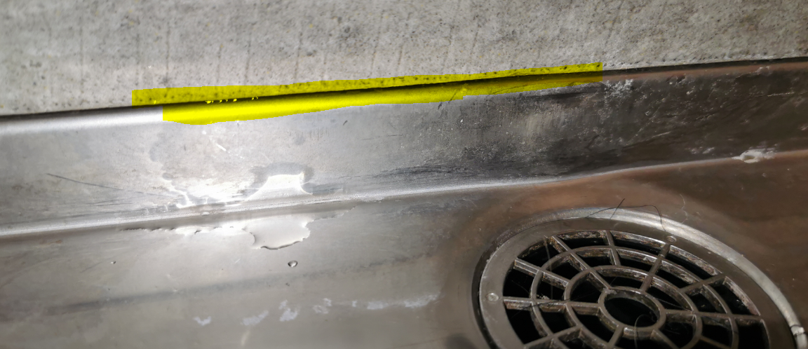 feuchte-stelle-in-deckennaehe-unter-dusche-399734-2.png