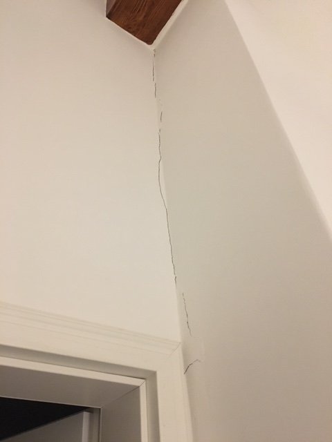 feuchte-waende-im-neubau-sockelbereich-aussenwand-243594-2.jpeg