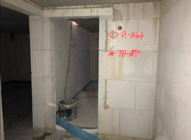 feuchte-waende-in-neubau-im-keller-bauausfuehrungs-fehler-287944-4.jpeg