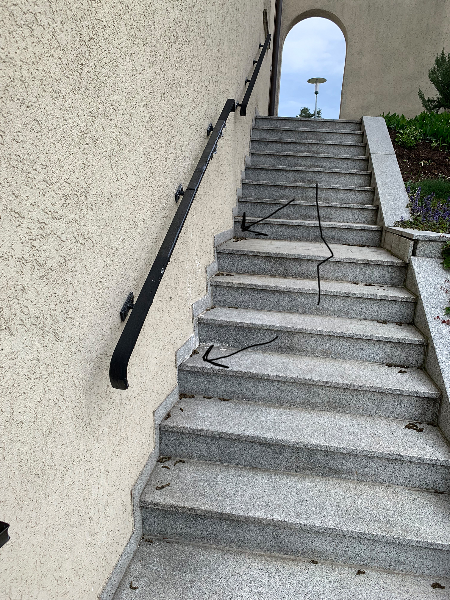 feuchte-wand-vor-hauskauf-ursache-kosten-321170-1.jpg