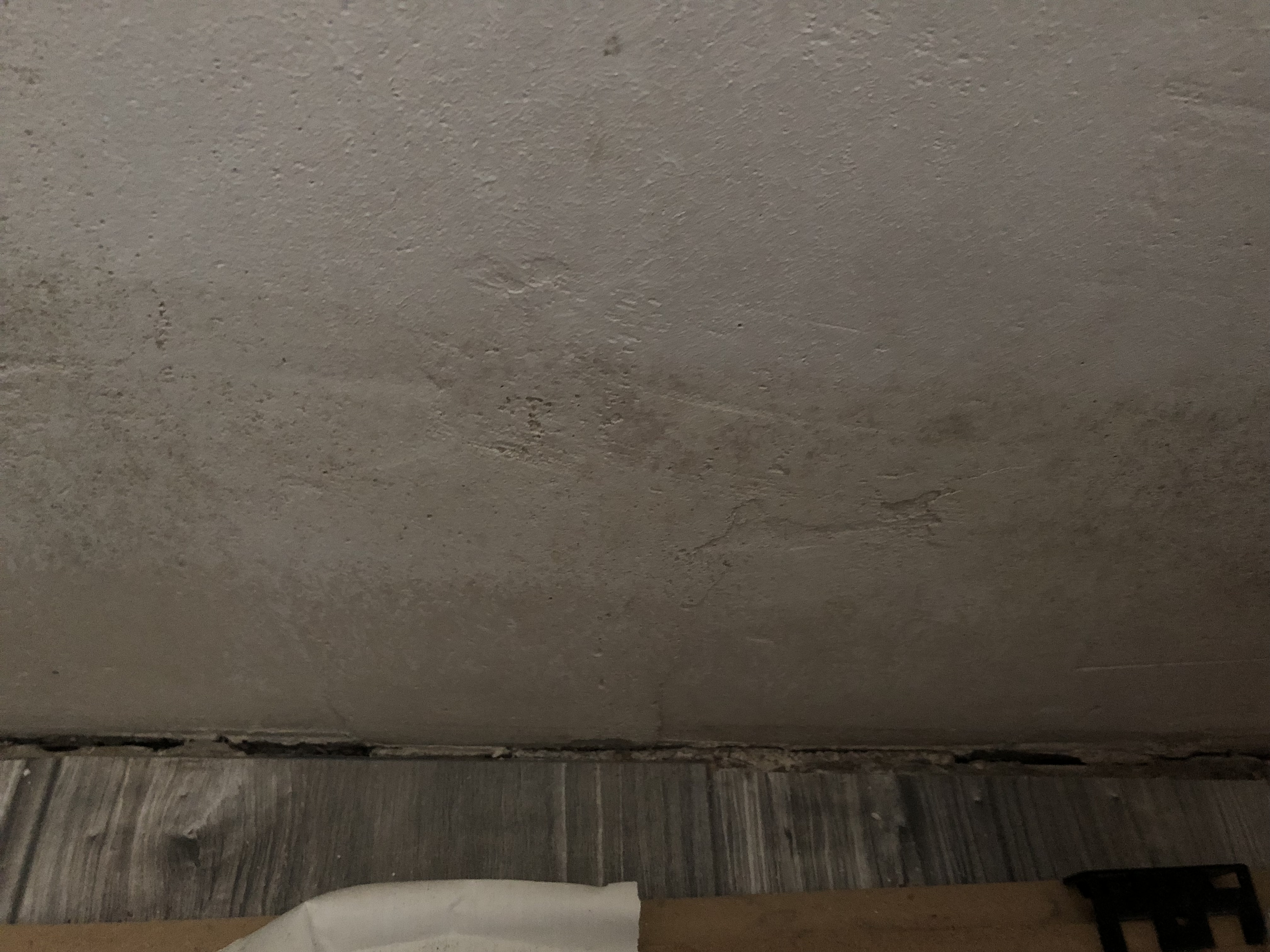 feuchtigkeit-im-schlafzimmer-an-aussenwand-woher-kommt-die-290455-1.jpeg
