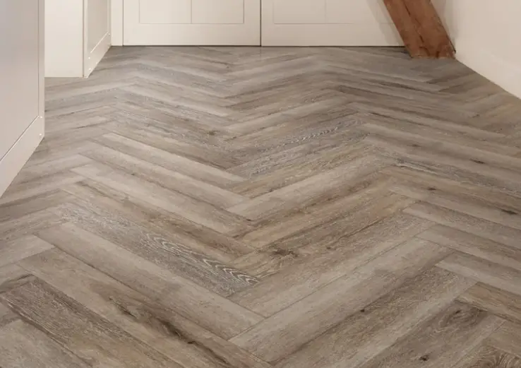 fischgraete-im-neubau-mit-klick-vinyl-639457-1.png
