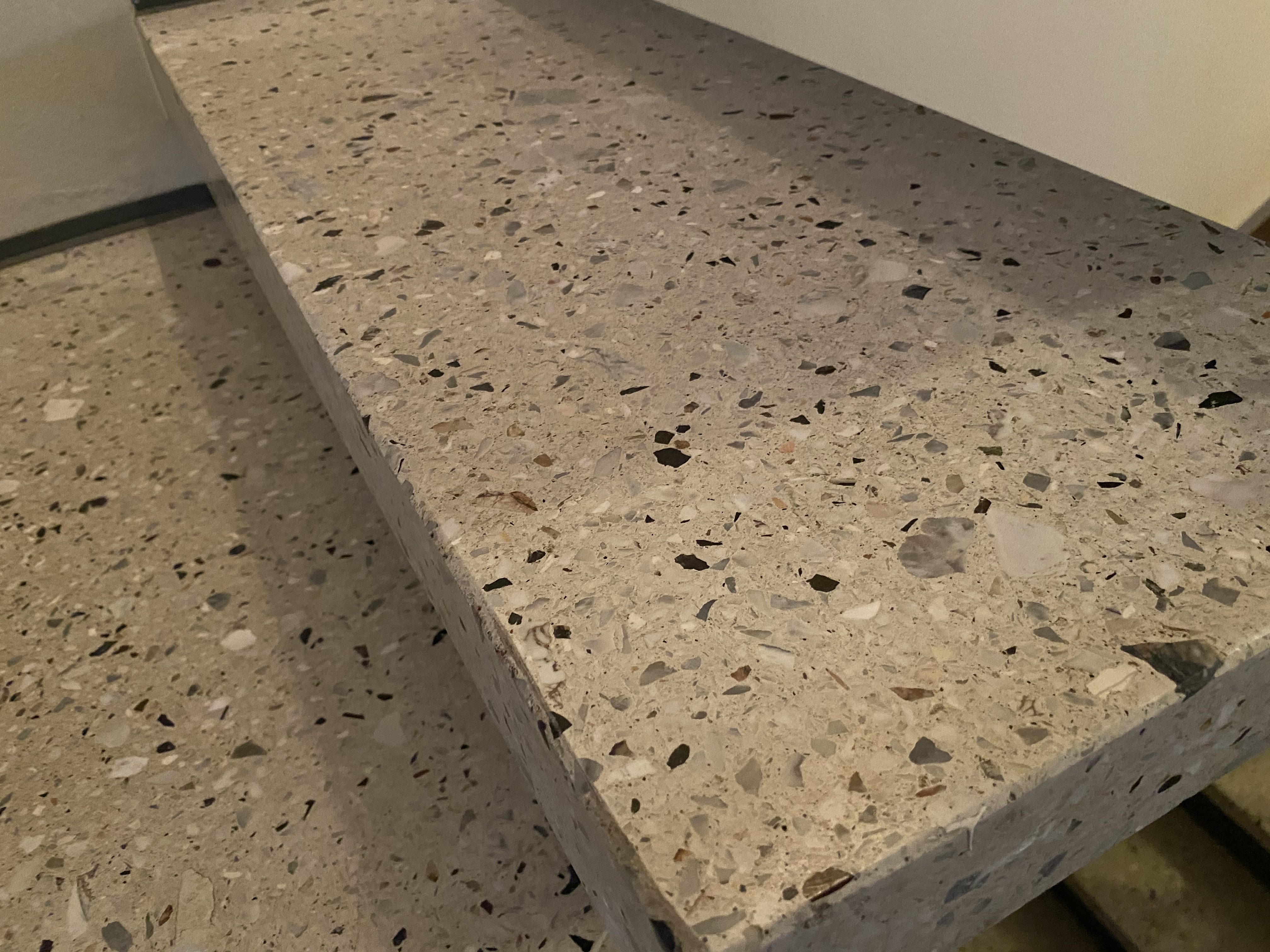 freischwingende-betonwerksteintreppe-renovieren-467161-2.jpeg