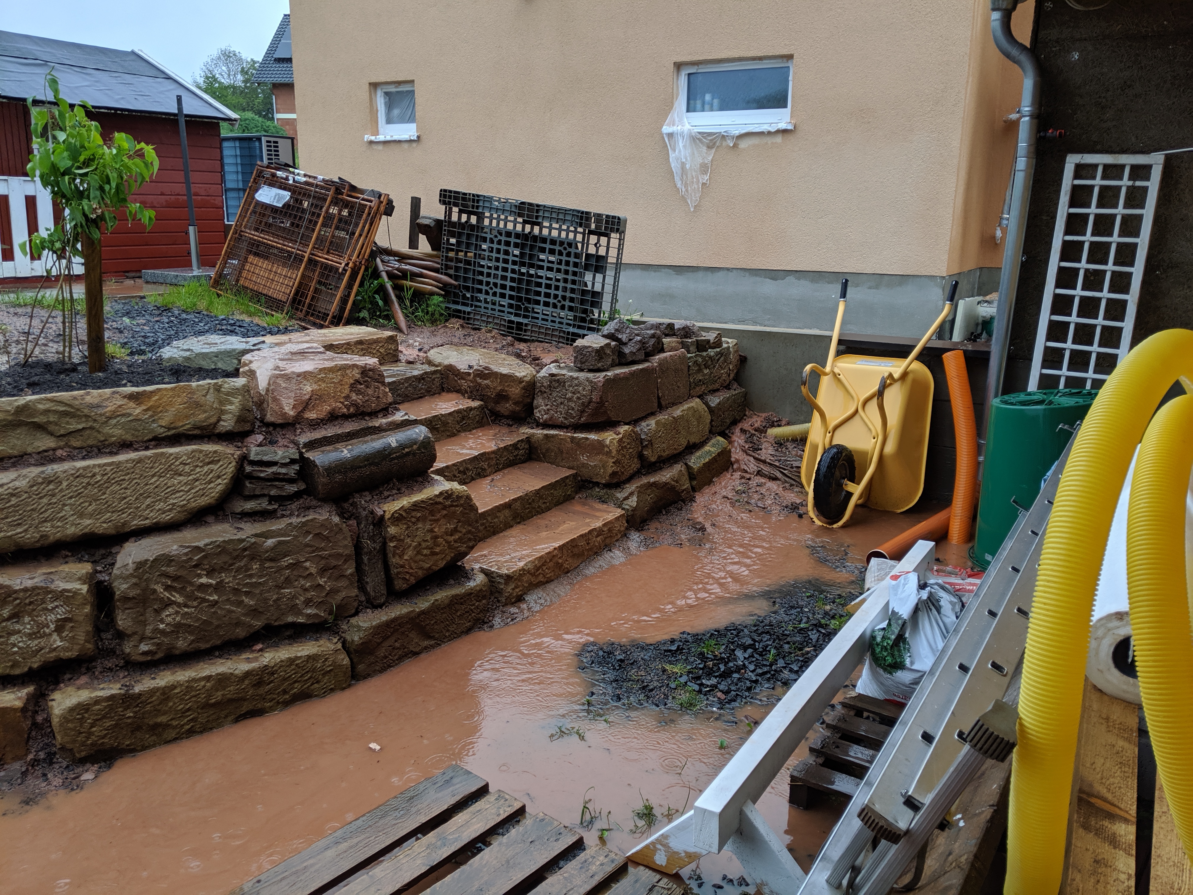 funktion-einer-drainage-wem-gehoert-das-wasser-324666-2.jpg