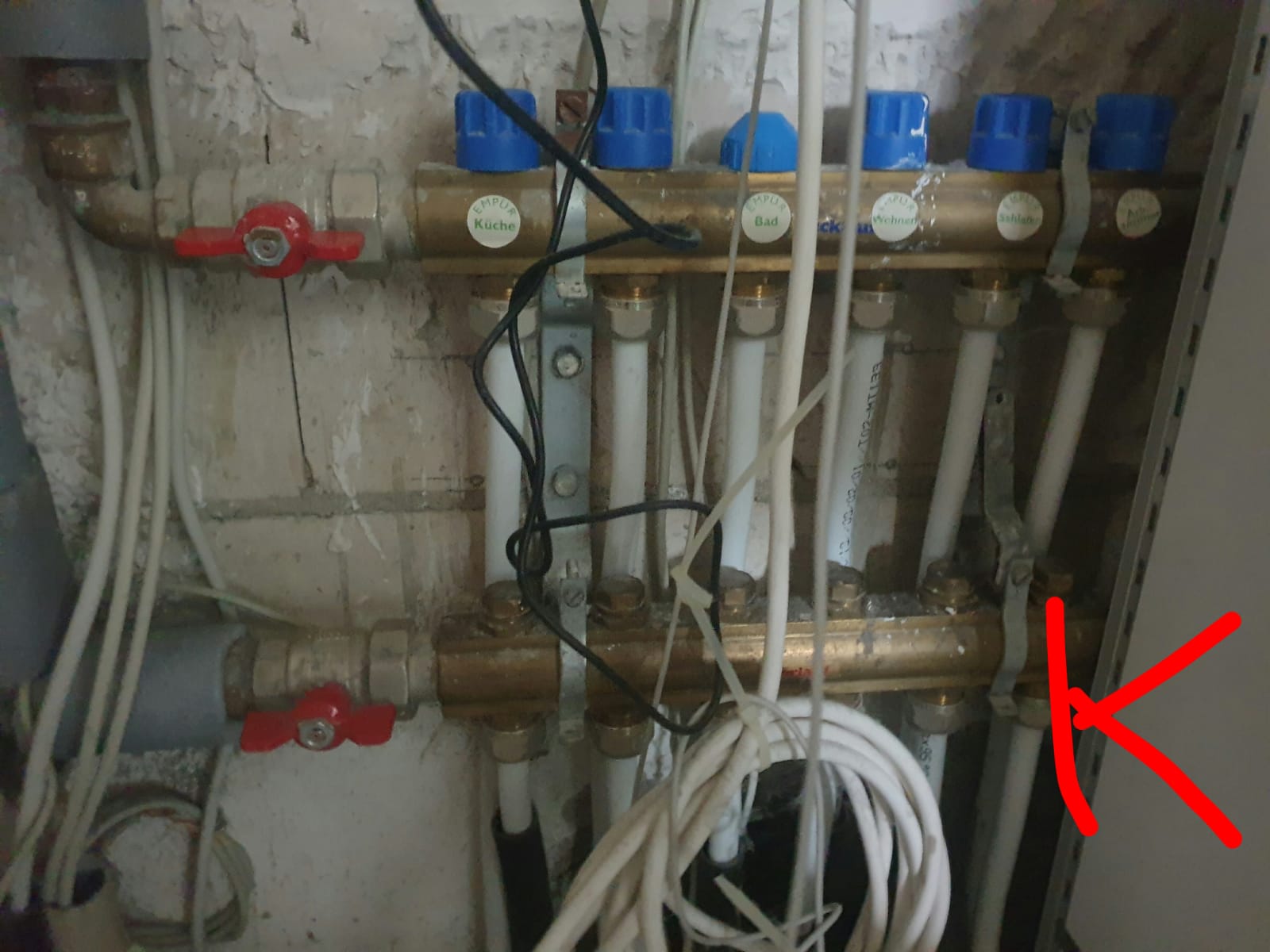 fussbodenheizung-1-etage-heizt-nicht-mehr-437312-2.jpeg