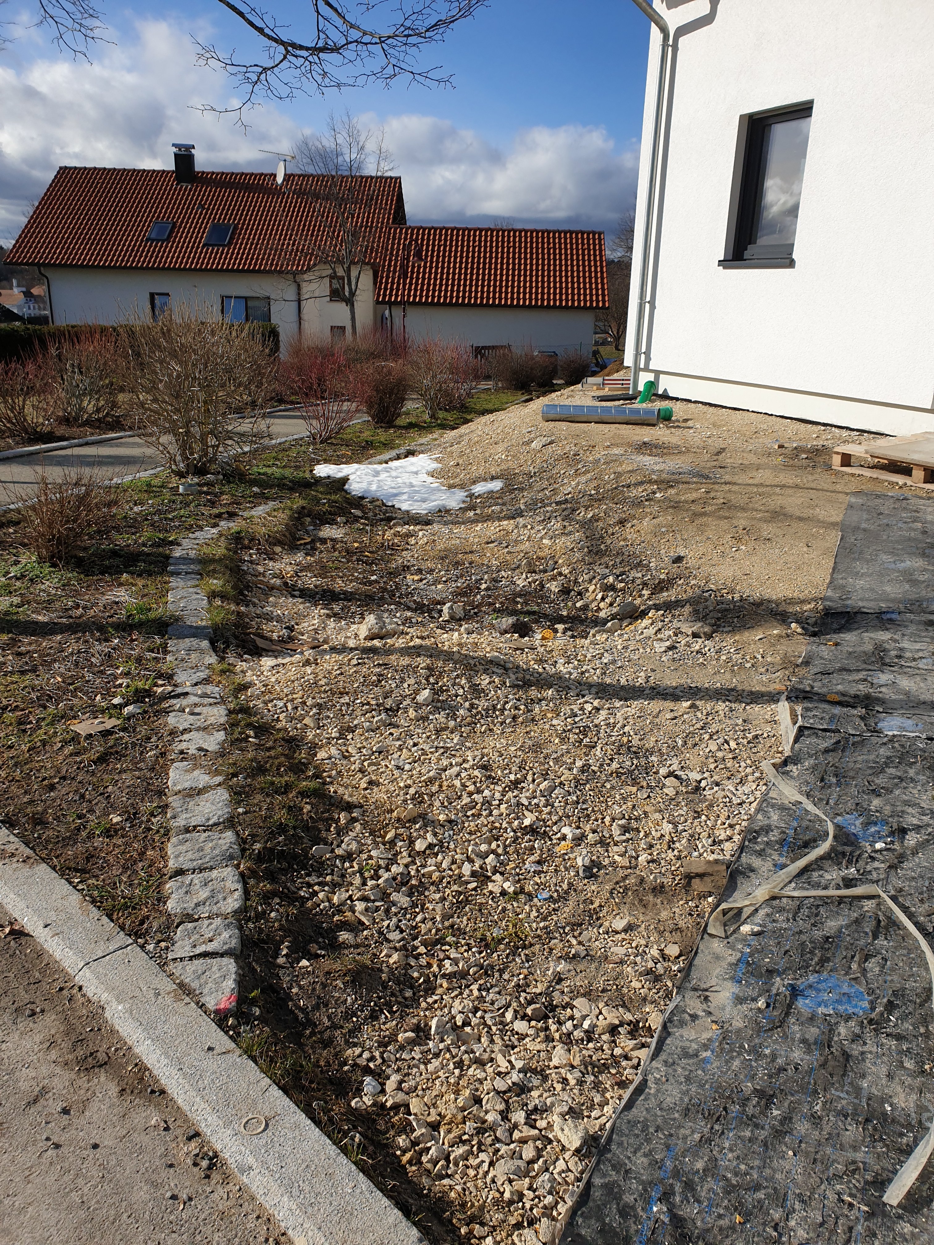 gabionenzaun-erlaubt-oertliche-bauvorschriften-474383-1.jpg