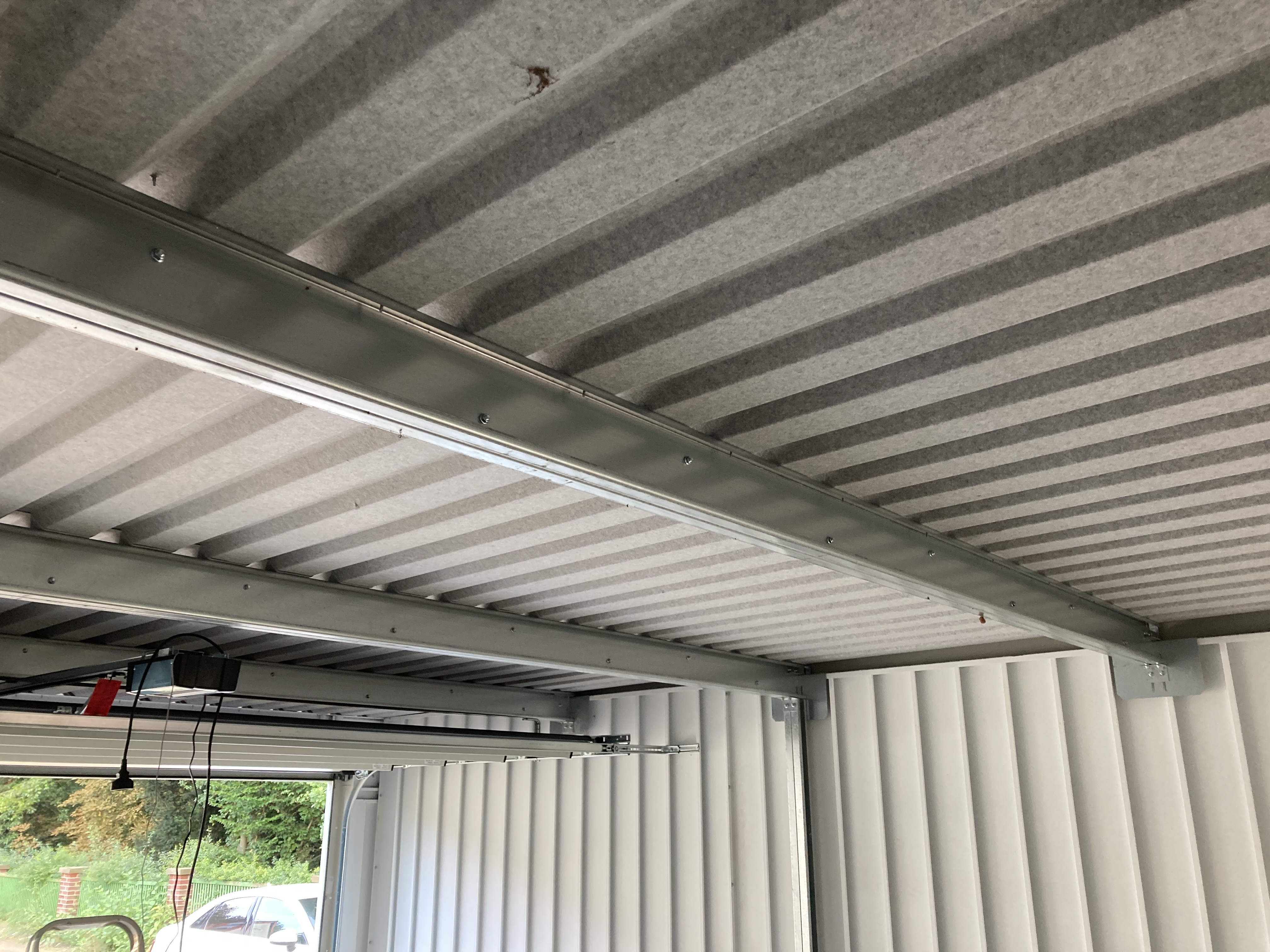 garage-rohbau-decke-wellblech-stahltrager.jpg