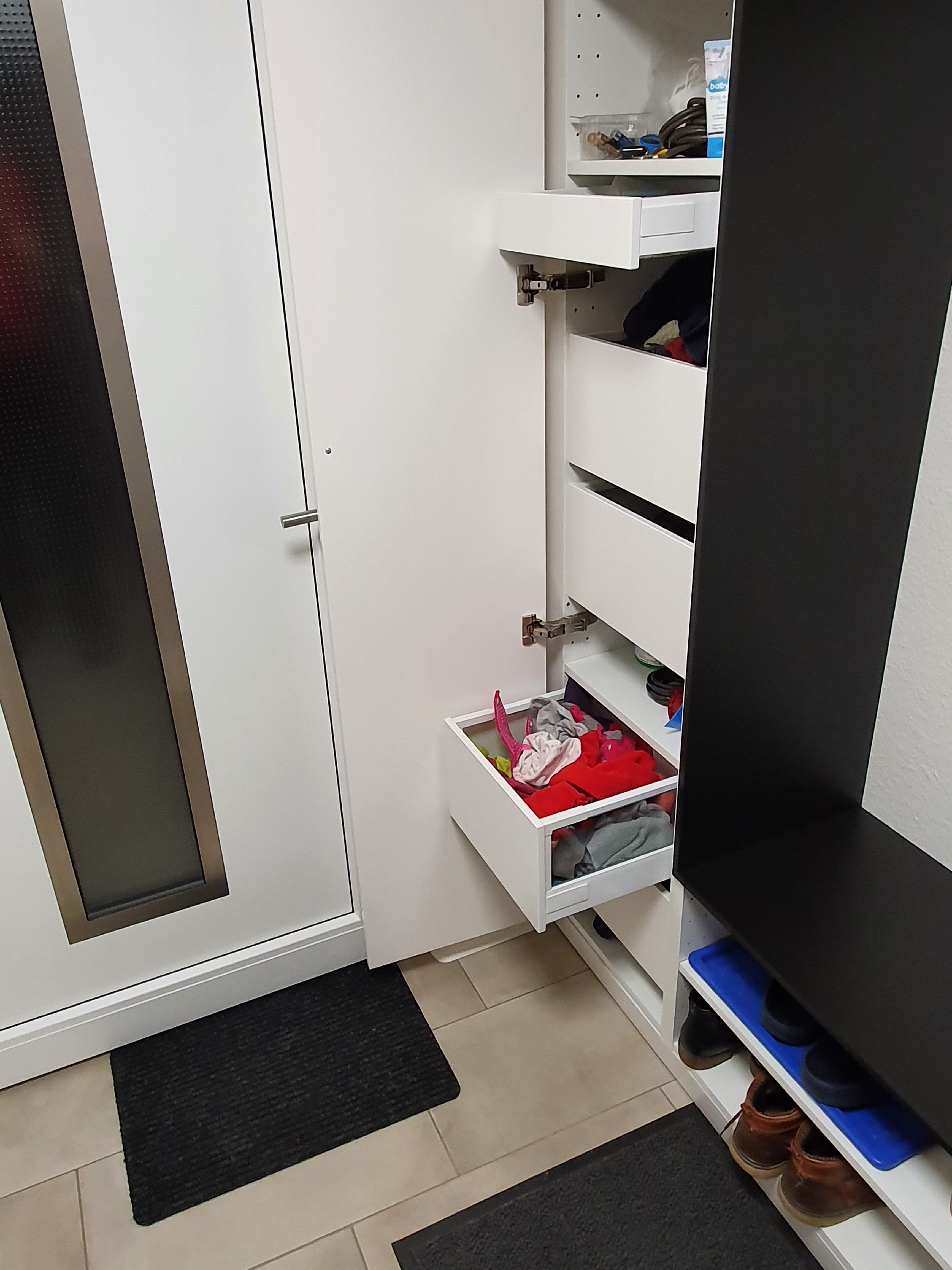 garderobe-flur-qualitaetsunterschiede-pax-und-platsa-476181-1.jpg