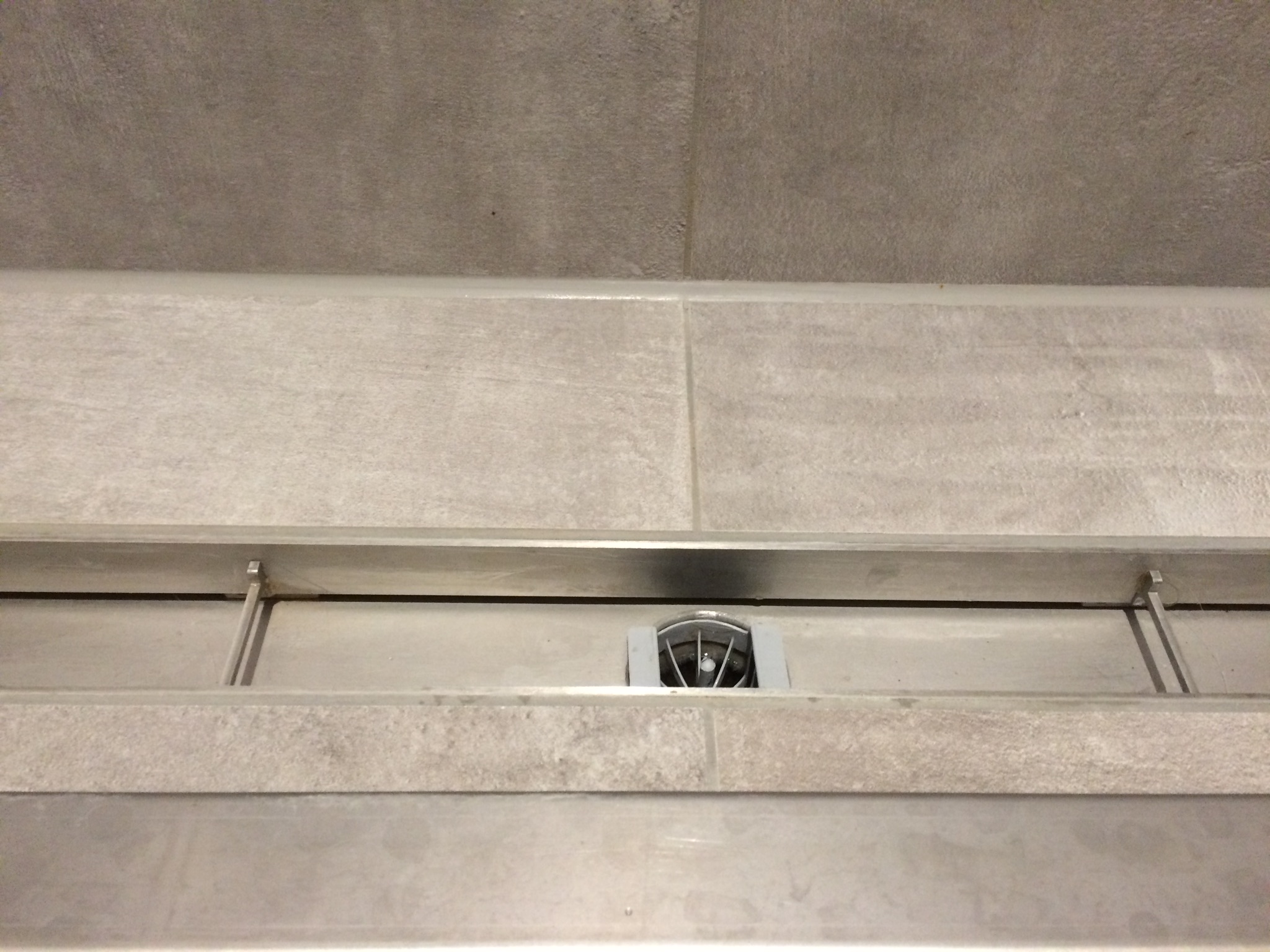 gestaltung-der-begehbaren-dusche-278699-1.jpeg