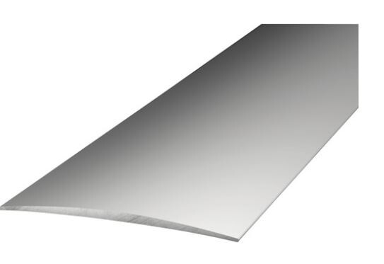 Silbernes Metallblech in Perspektive, glatte Oberfläche, abgerundete Kante