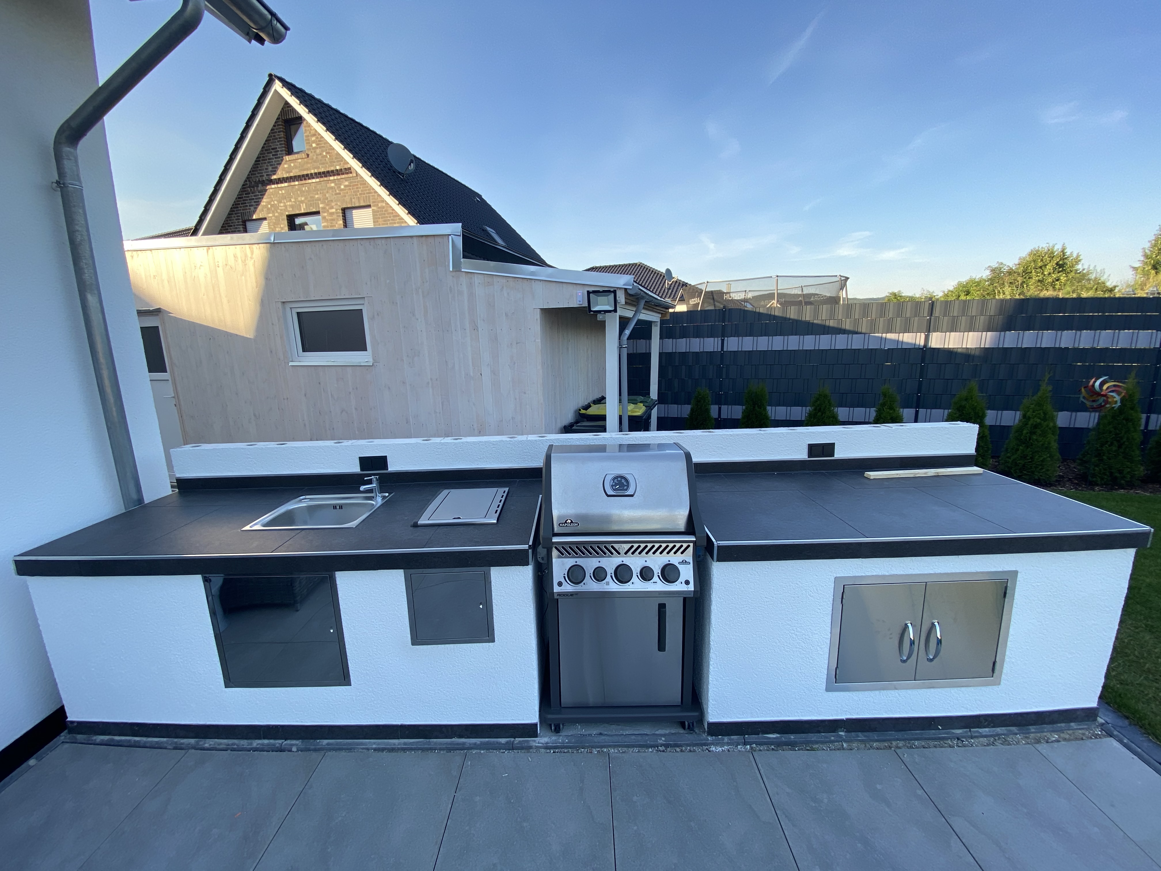 grillecke-mauern-hoehenunterschied-419988-1.jpeg