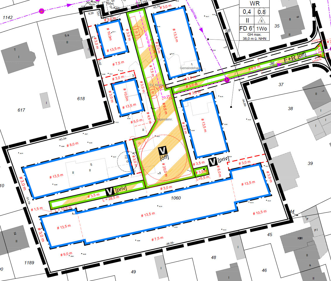 Lageplan eines Gebäudekomplexes mit blauen Gebäudeflächen, Grünflächen und Straßen.