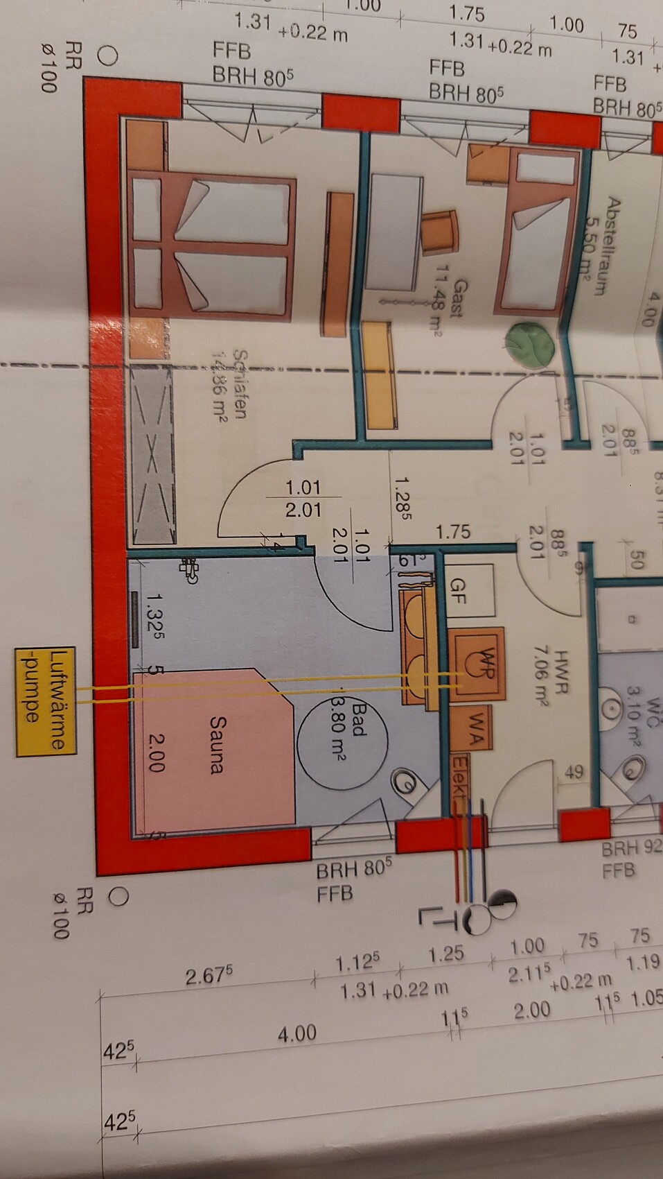 Grundriss einer Wohnung mit Sauna, Bad (6,80 m²), Abstellraum und Luftwärmepumpe.