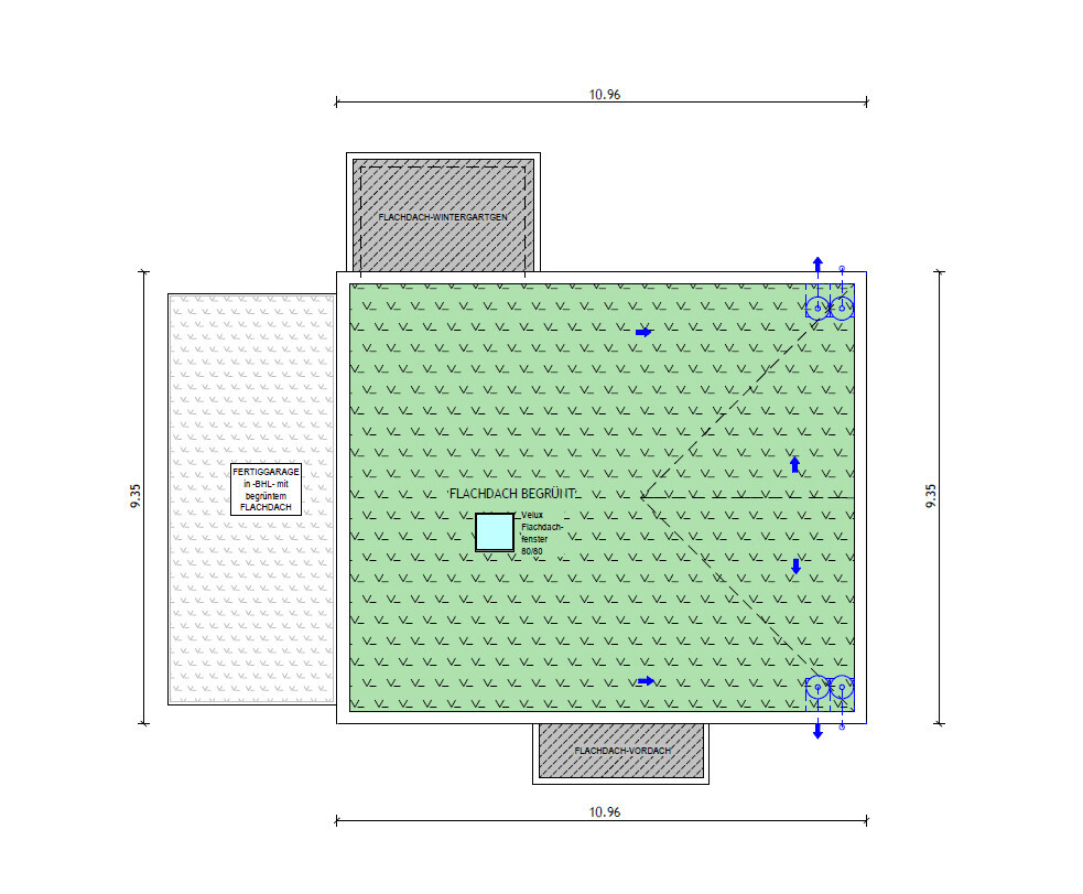 Grundriss: Grünes Flachdach, Wintergarten oben, Garage links, VELUX-Fenster im Zentrum, Maß 10.96 m.