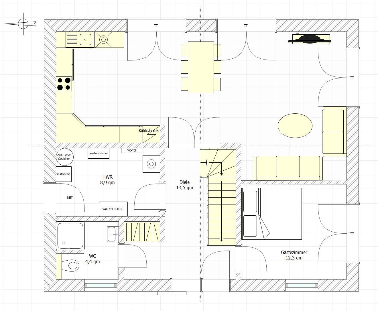 Grundriss eines Hauses: Küche links, Essbereich, Wohnzimmer, Gästezimmer unten rechts, Diele, WC