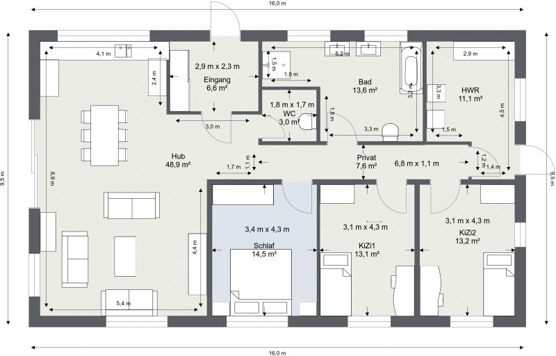 Grundriss eines Hauses: Großes Wohnzimmer, Küche, Schlafzimmer, zwei Kinderzimmer, Bad, WC, HWR.