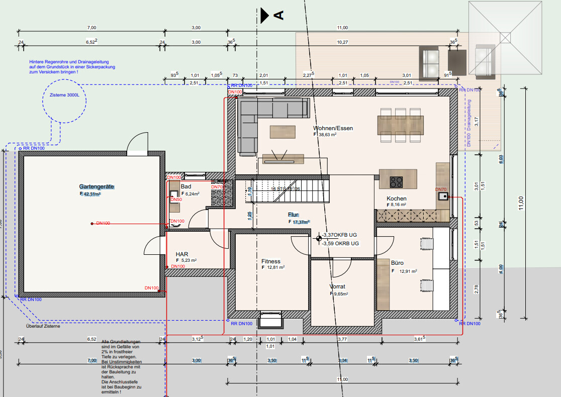 Grundriss eines Hauses mit Küche, Wohn-/Essbereich, Flur, Bad, HAR, Fitness, Büro und Garten