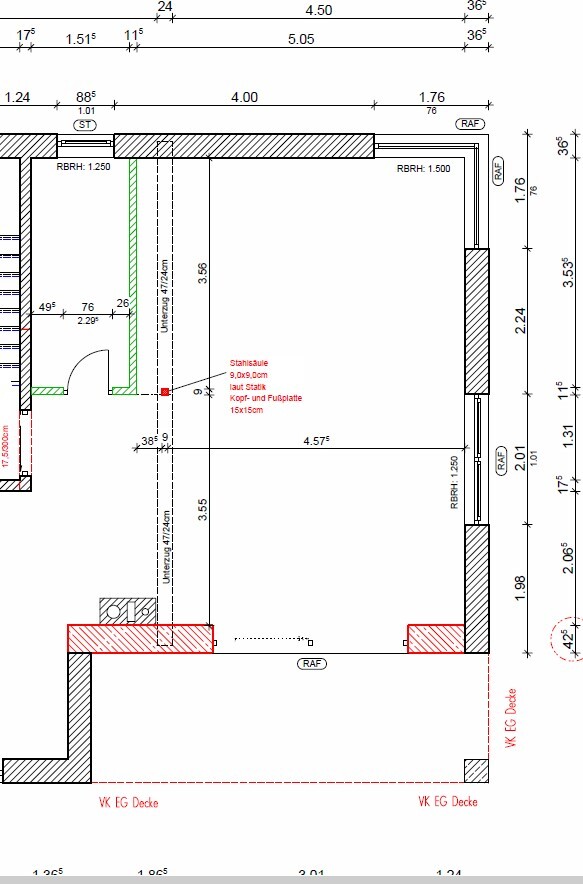Technischer Grundriss eines Hauses mit Maßen, Wänden und Details