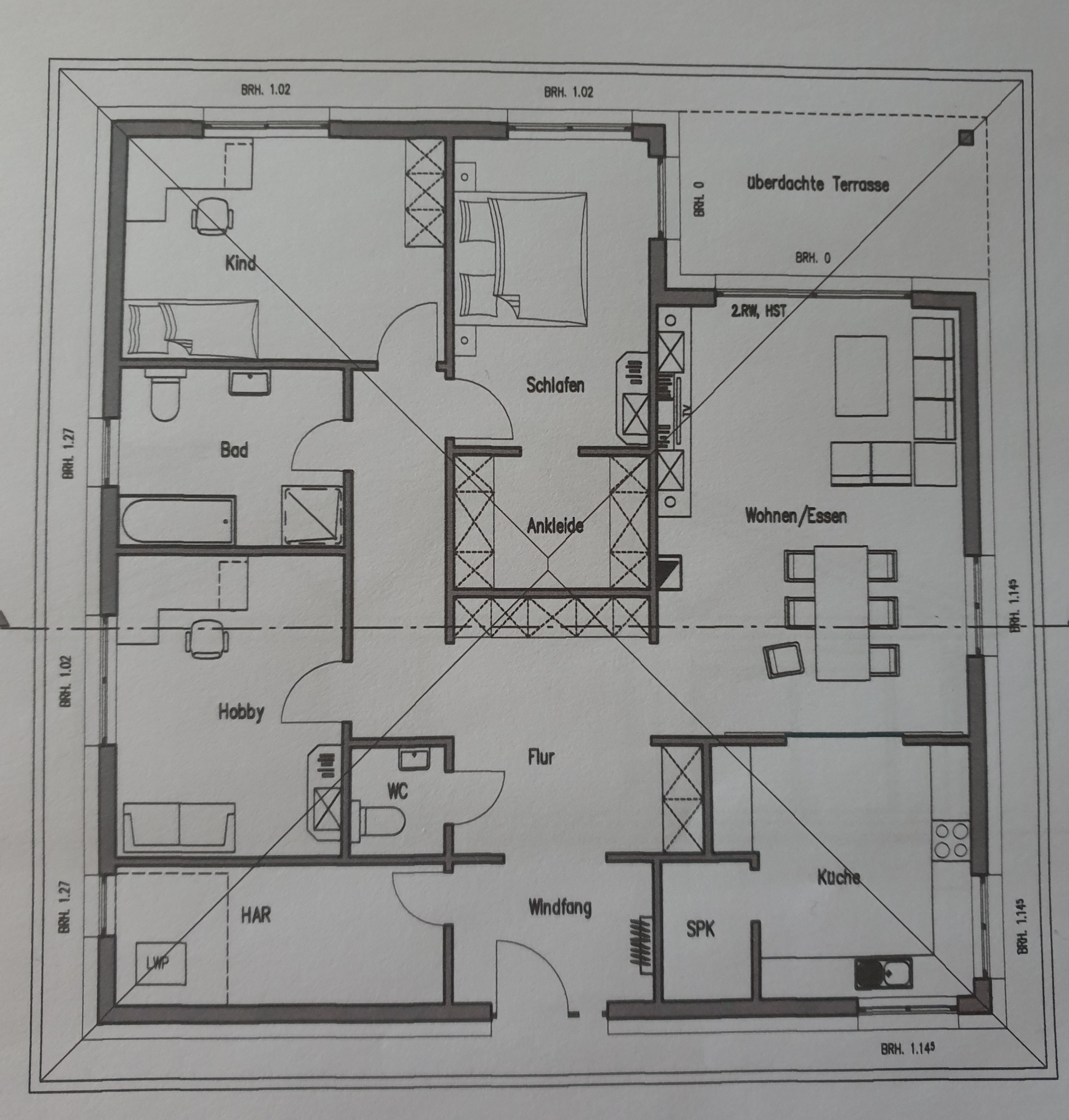 grundriss-bungalow-140-qm-walmdach-420772-1.jpg