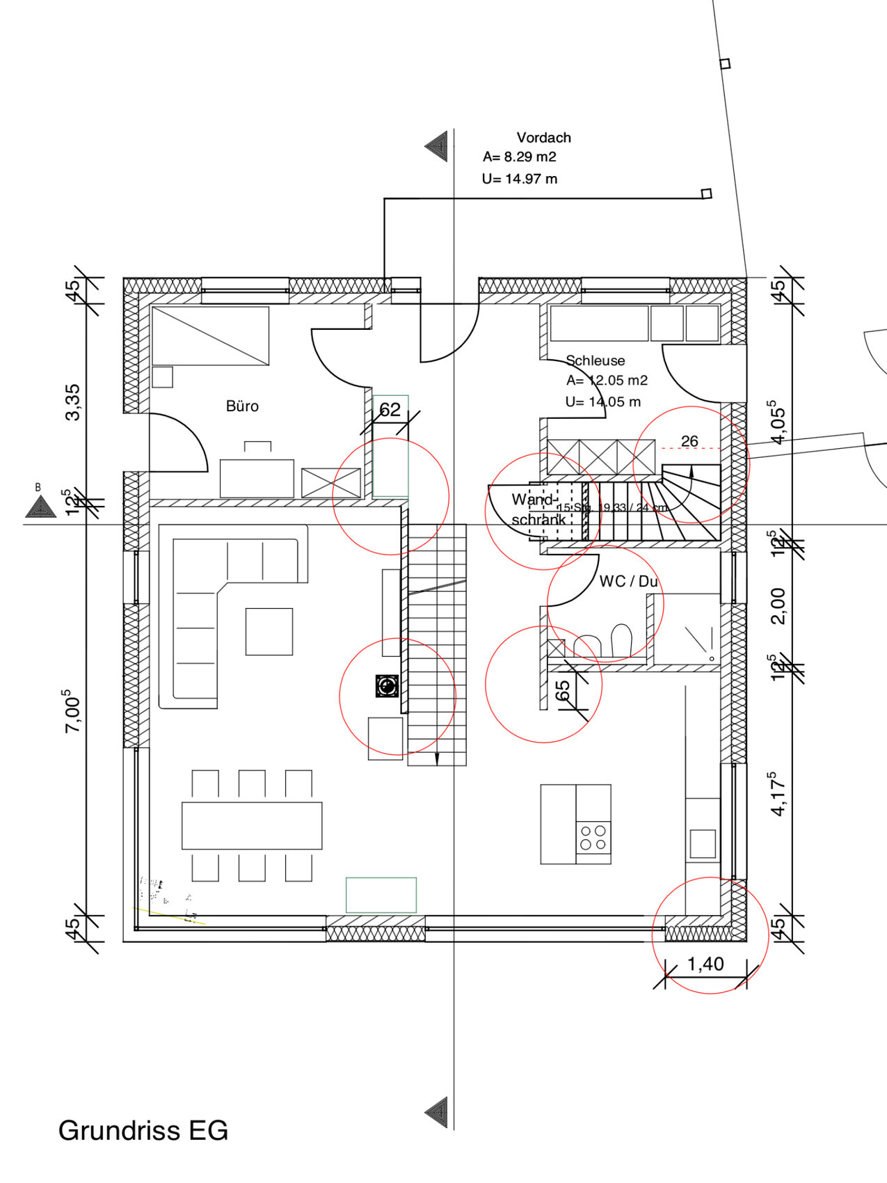 Grundriss EG zeigt Wohnzimmer, Küche, Bad, WC, Treppe und Eingangsbereich