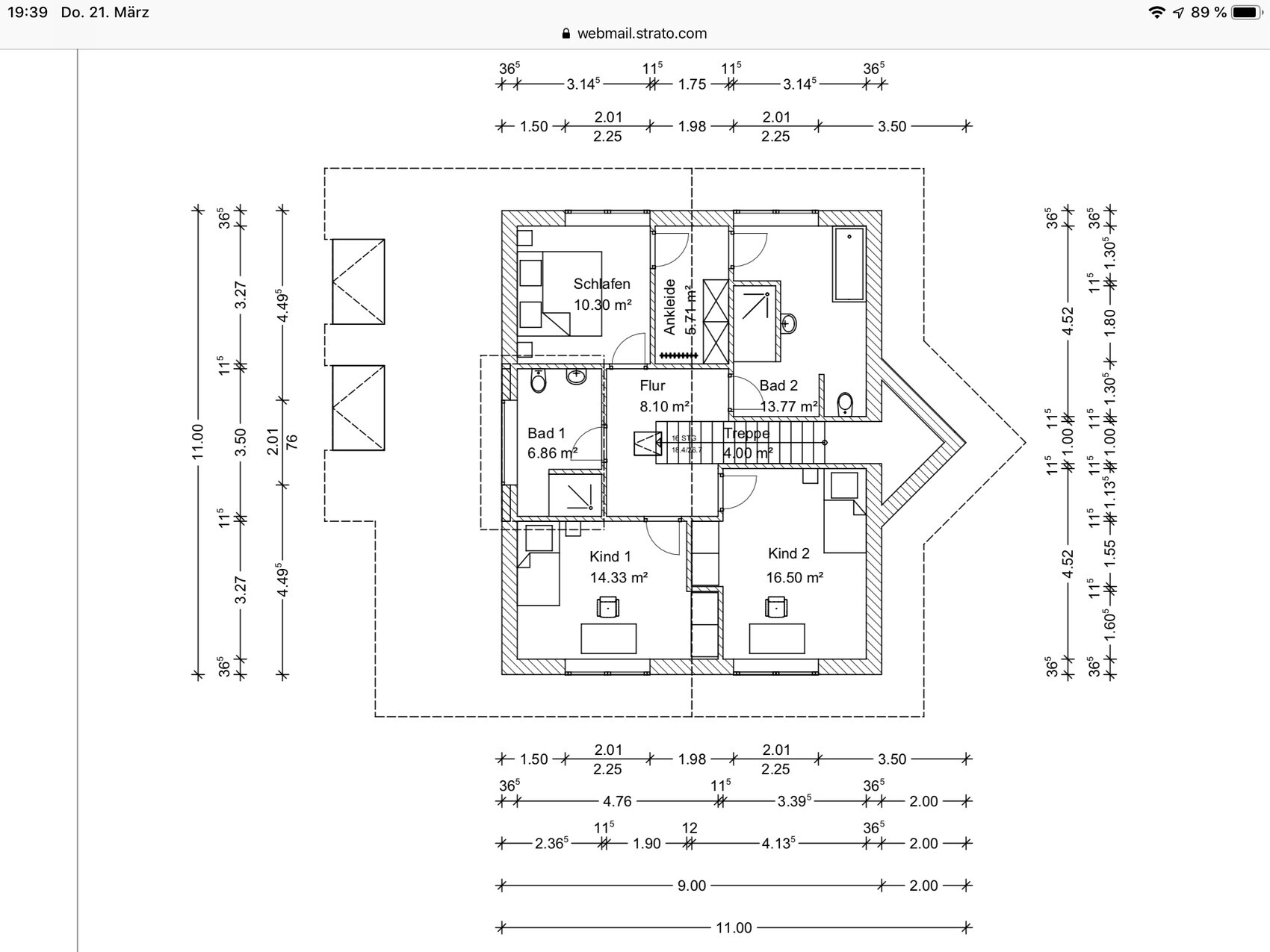 Grundriss eines Hauses: Schlafzimmer, Ankleide, Bad, zwei Kinderzimmer, Flur und Treppe.