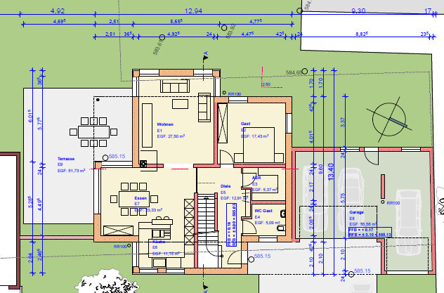 Grundriss eines Hauses mit Wohnzimmer, Essbereich, Terrasse, Garage und Treppenhaus.