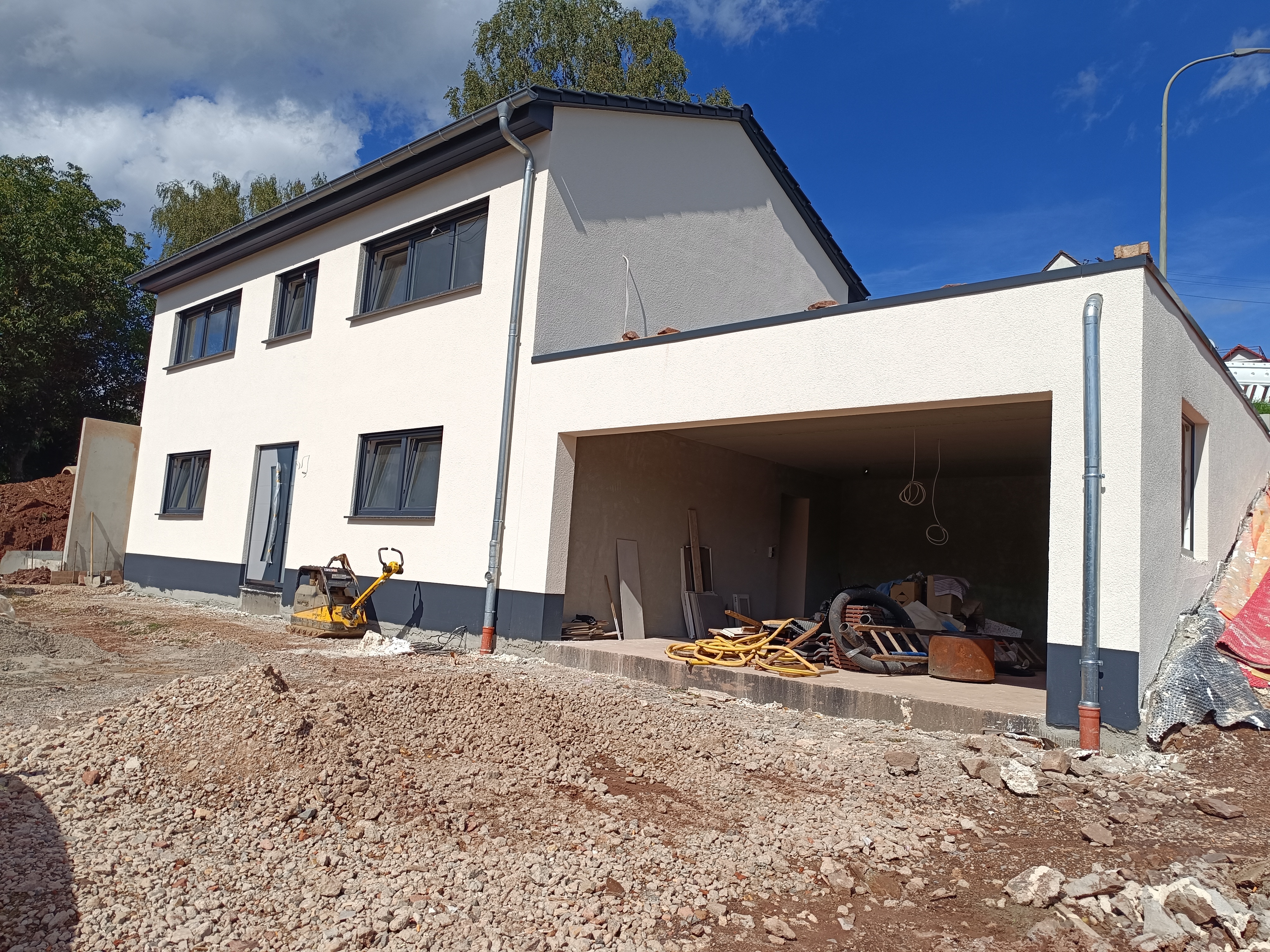 grundriss-einfamilienhaus-130qm-hanggrundstueck-2-geschoss-644444-3.jpg