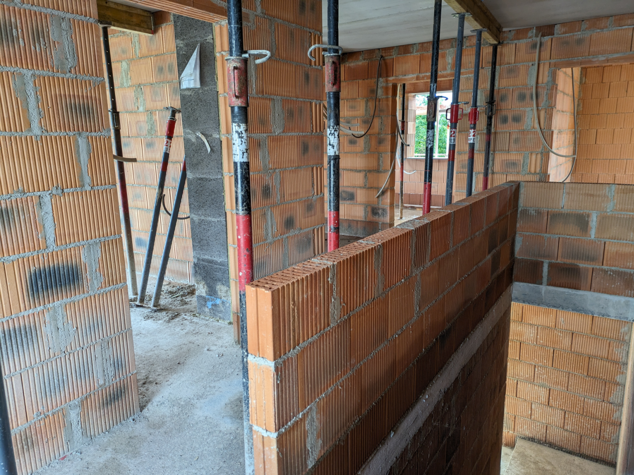 grundriss-einfamilienhaus-mit-keller-und-garage-637510-4.png