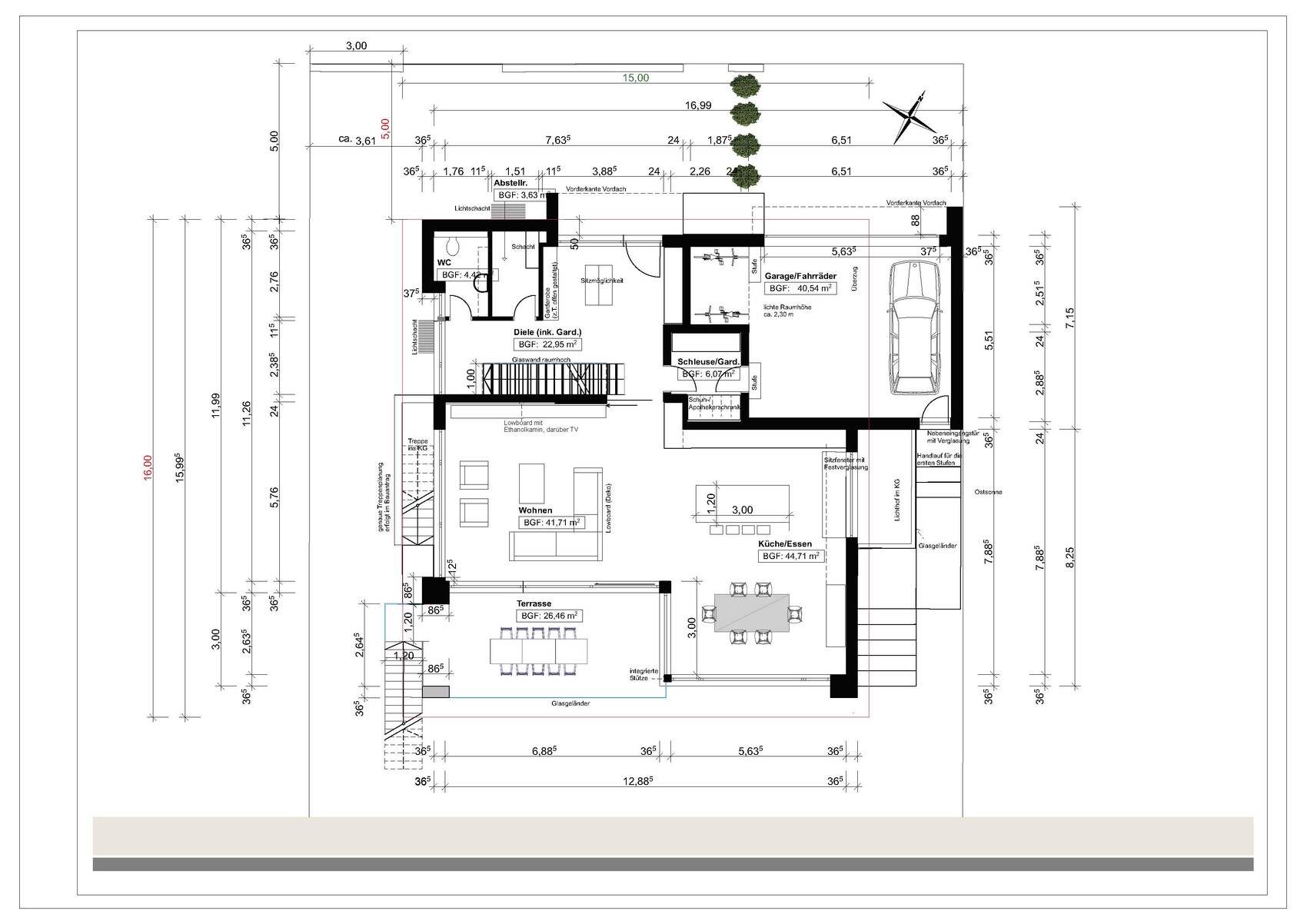 Grundriss eines Hauses mit Wohnbereich, Küche/Essen, Terrasse, Garage und Garten.