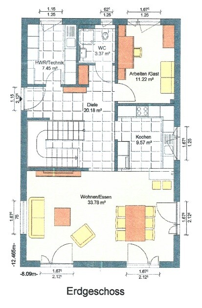 2D-Erdgeschoss-Grundriss eines Hauses mit Wohnzimmer, Küche, Bad und Arbeitszimmer.