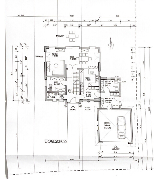 Grundriss Erdgeschoss: Wohnen, Essen, Küche, Diele, Bad, Garderobe, Waschen, Doppelgarage, Terrasse.