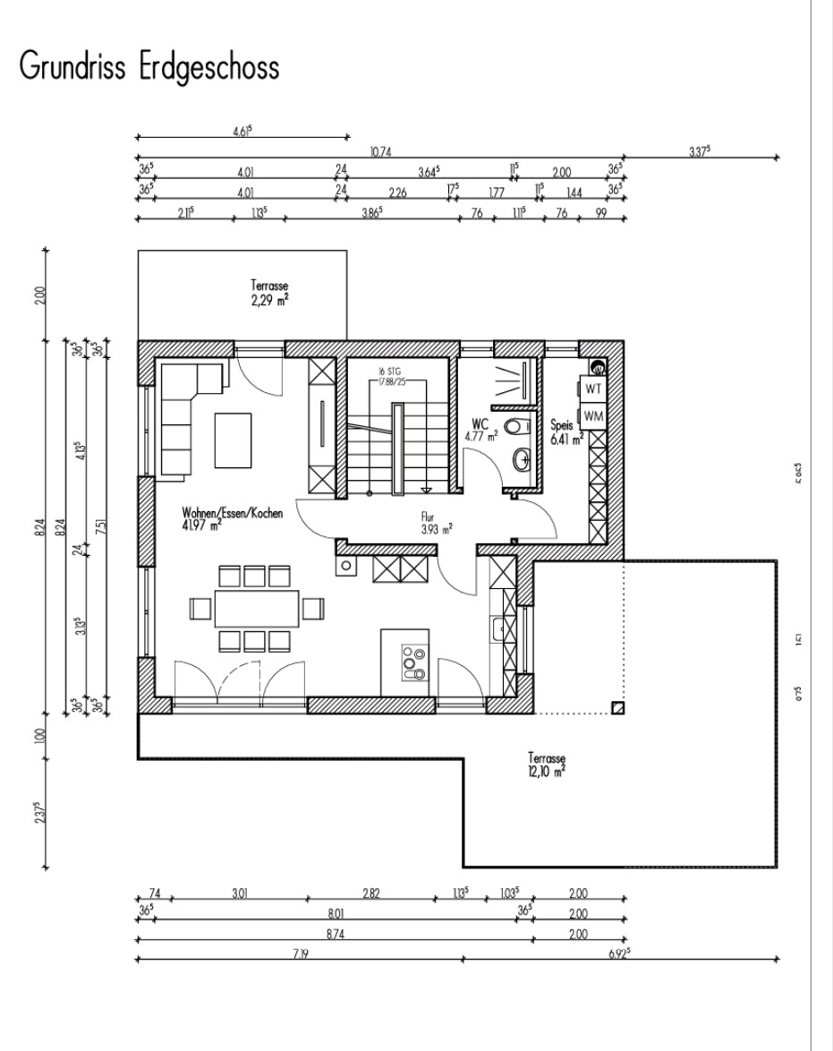 Grundriss Erdgeschoss eines Hauses mit Wohnzimmer, Küche, Flur, WC und Terrasse.