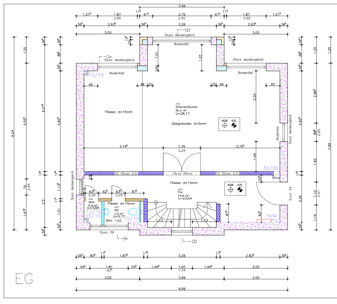 Grundriss des Erdgeschosses: Räume wie Küche/Wohnbereich, Bad, Treppen, Wände, Maße