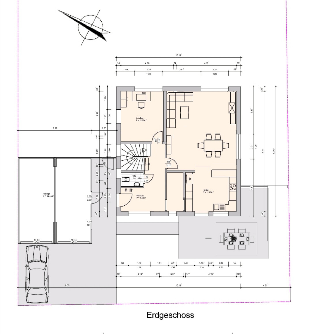 Grundriss Erdgeschoss: Wohnzimmer, Küche, Essbereich, Flur, Treppe, WC, Garage und Terrasse.