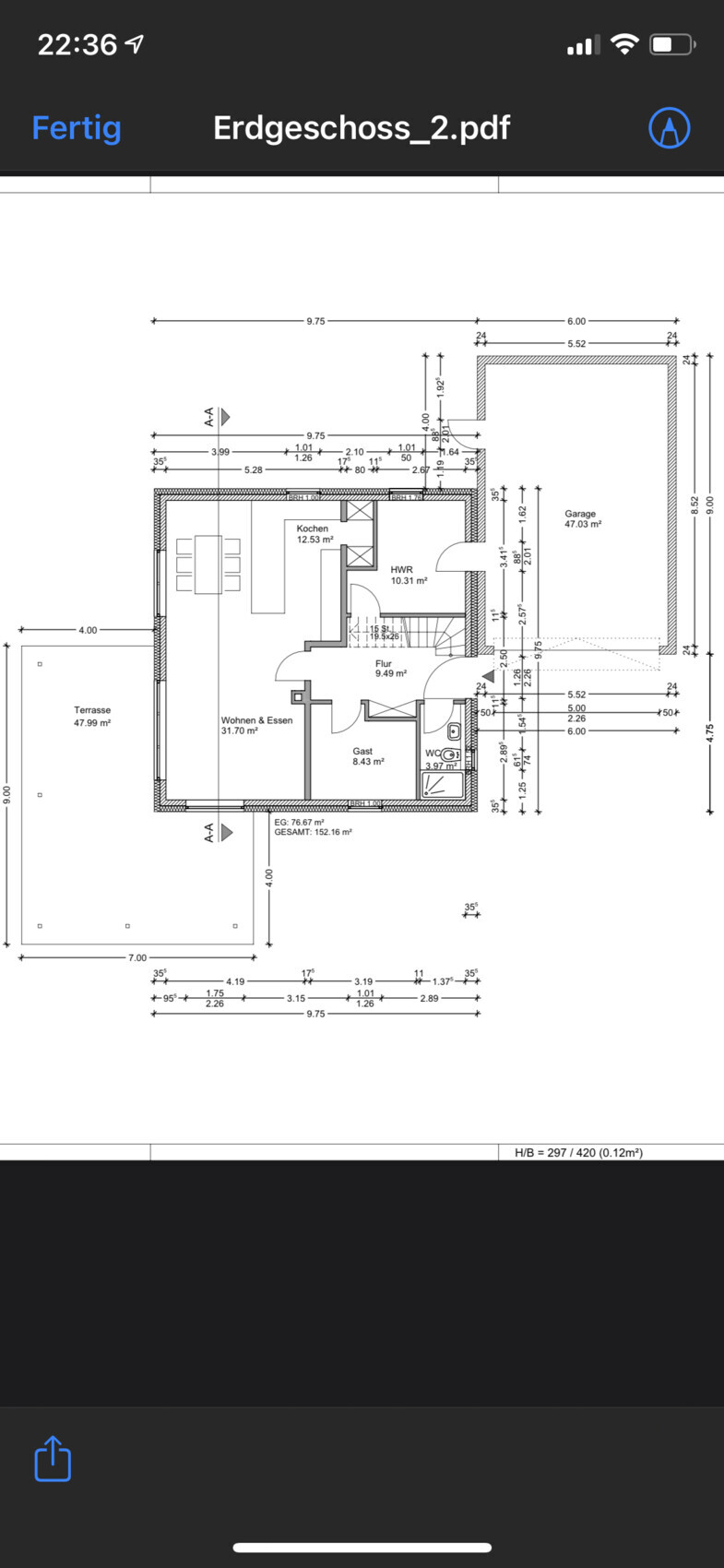 Grundriss Erdgeschoss: Terrasse, Wohnen/Essen, Küche, Gast, Flur, WC, HWR, Garage.