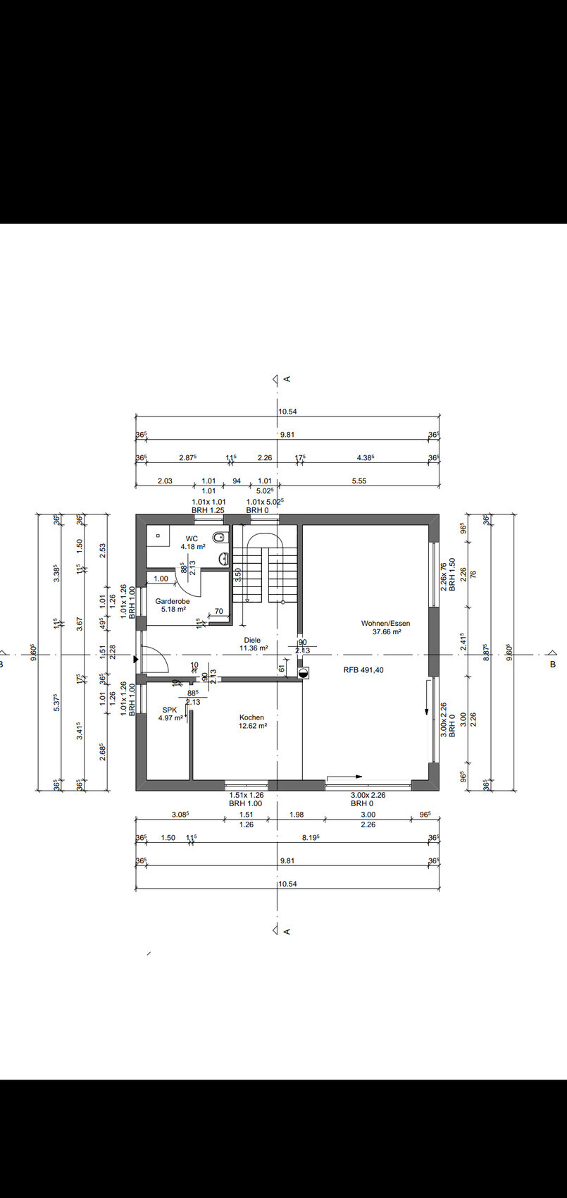 Grundriss eines Hauses mit Wohnzimmer, Essbereich, Küche, Diele, WC und Garderobe.