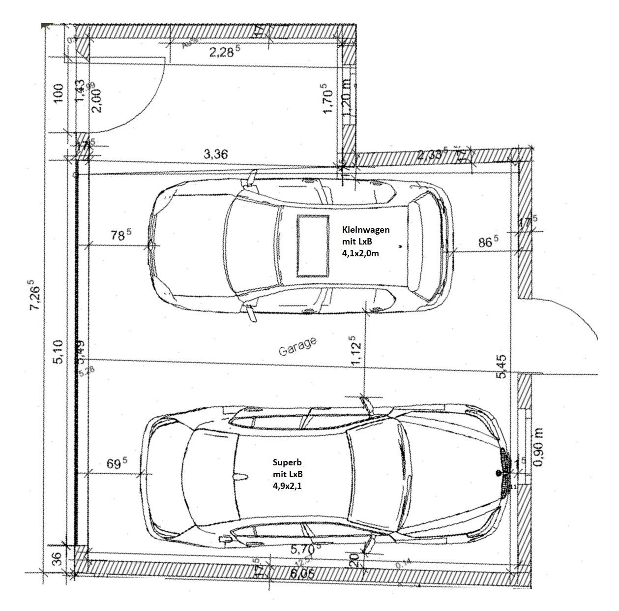 Grundriss einer Garage mit zwei Autos, Kleinwagen und Superb, von oben.
