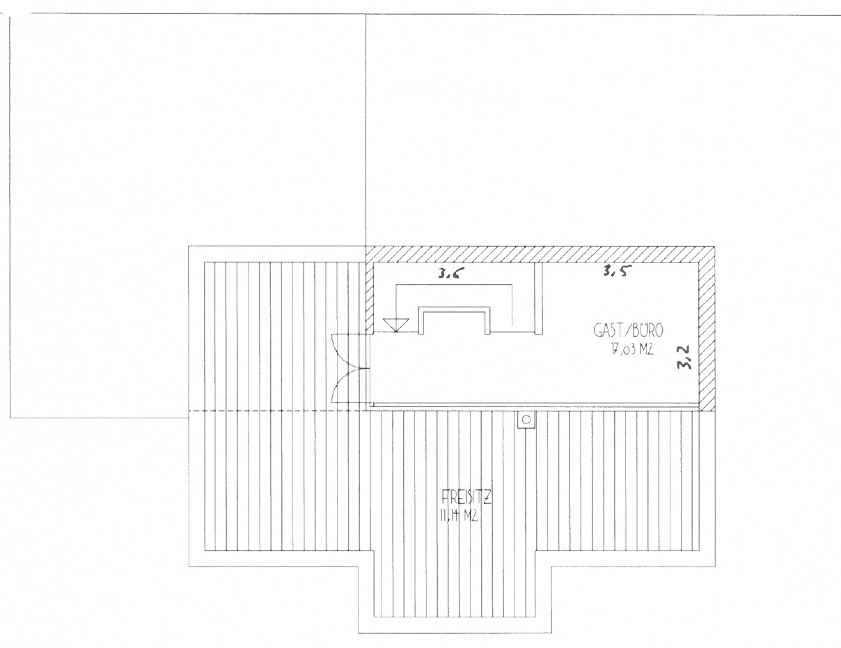 Grundriss: Gast/Büro 17,03 m² mit umlaufender Holzterrasse/Deck.