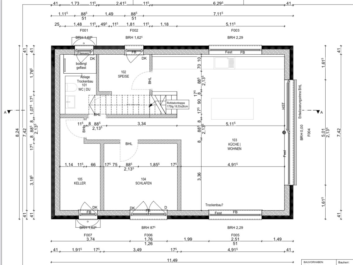 Grundriss eines Hauses: Küche/Wohnen, Schlafen, Keller, Speise und Treppe.