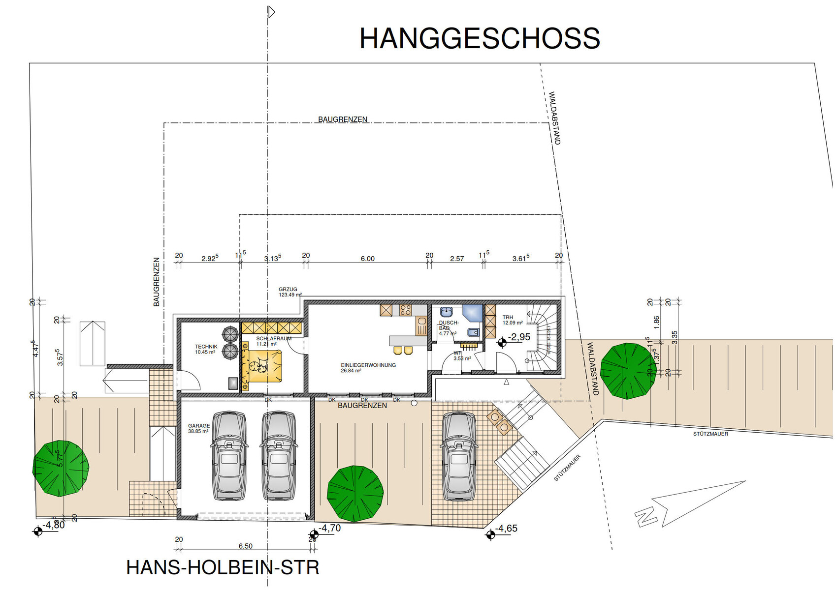Detaillierter Grundriss eines Hanggeschosses mit Garage, Stellplätzen, Treppenhaus und Garten.