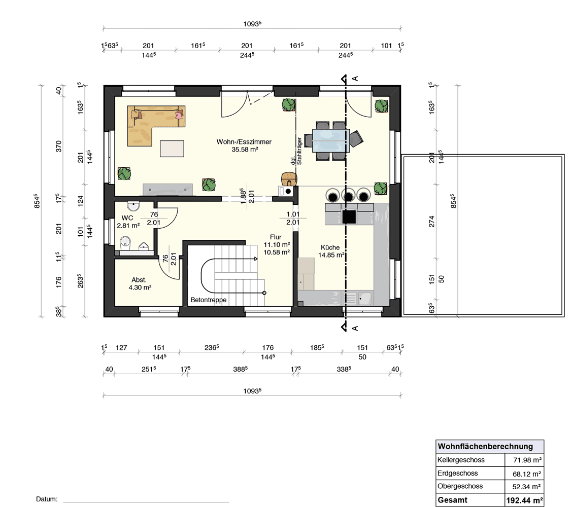 Grundriss eines Hauses: Wohn-/Esszimmer, Küche, Flur, WC, Abstellraum, Treppe.