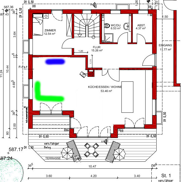 Grundriss eines Hauses: Zimmer, Flur, Küche/Essen/Wohnen, WC/DU, Abstellraum, Eingang, Terrasse.