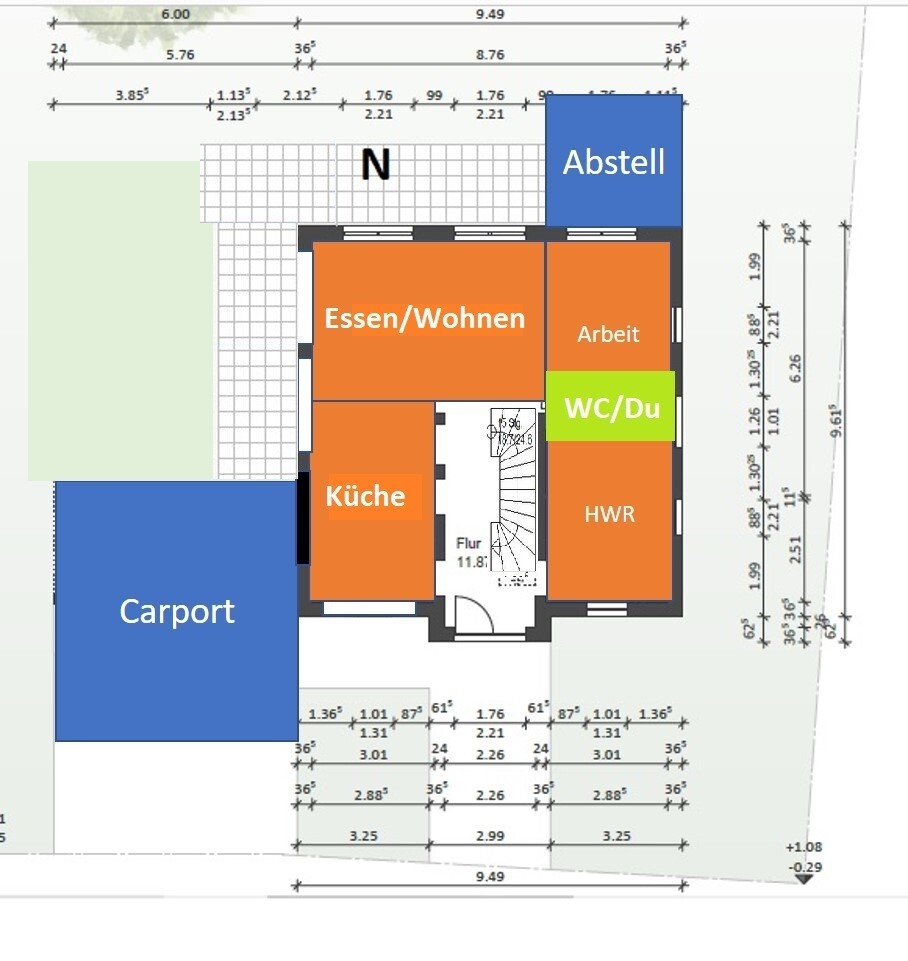 Grundriss eines Hauses: Essen/Wohnen, Küche, HWR, WC/Du, Arbeit, Abstell, Carport, N oben.